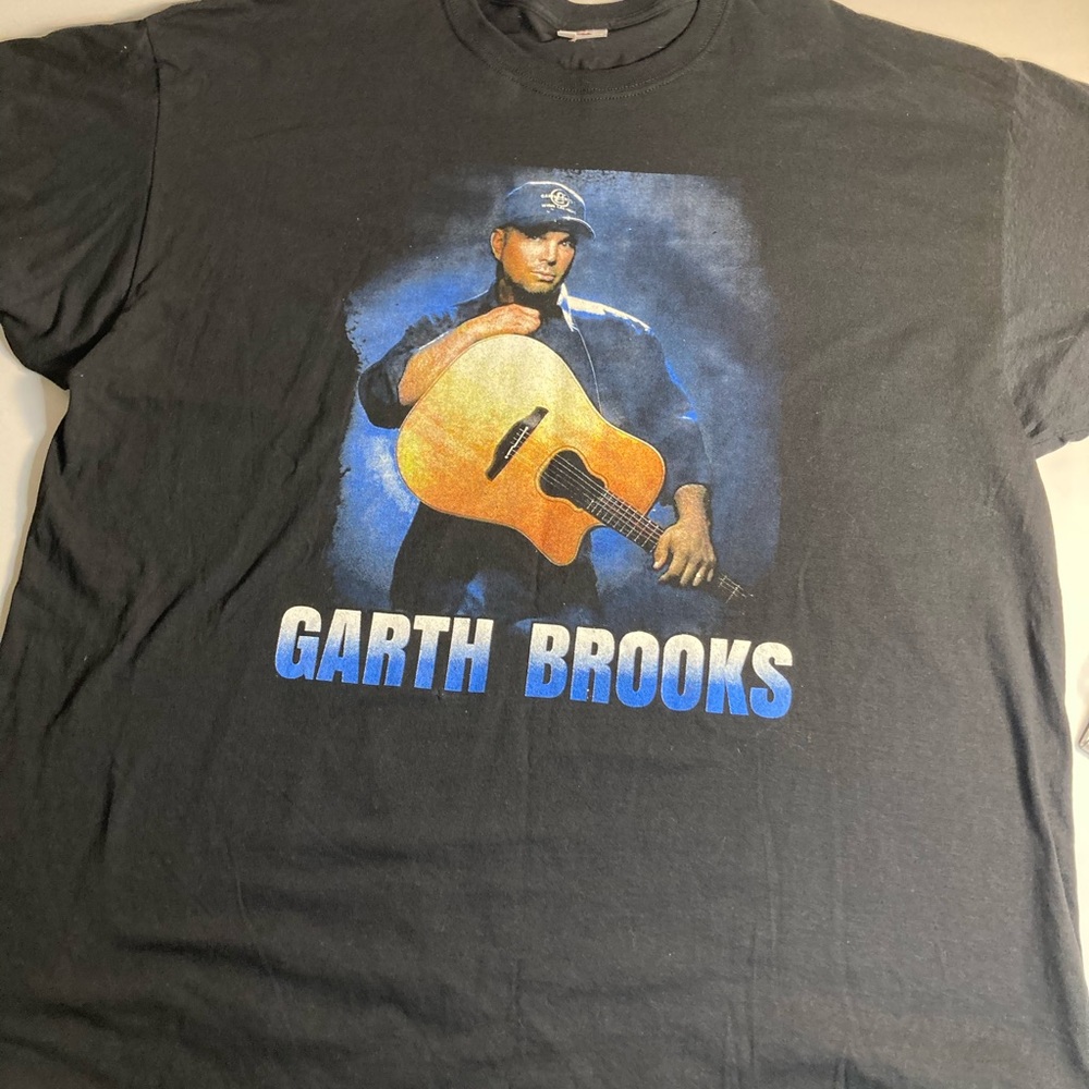 Garth Brooks tour 2015 black shirt X Large